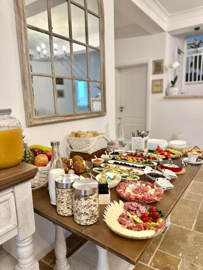 トゥルダ Alma Rezidence Bed & Breakfast エクステリア 写真