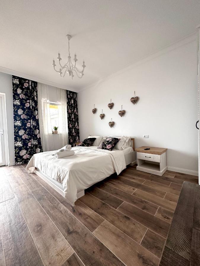 トゥルダ Alma Rezidence Bed & Breakfast エクステリア 写真